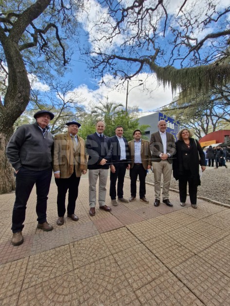Congreso de Intendentes y ARU coinciden en derogar el 1% a los semovientes y mejorar la caminería rural