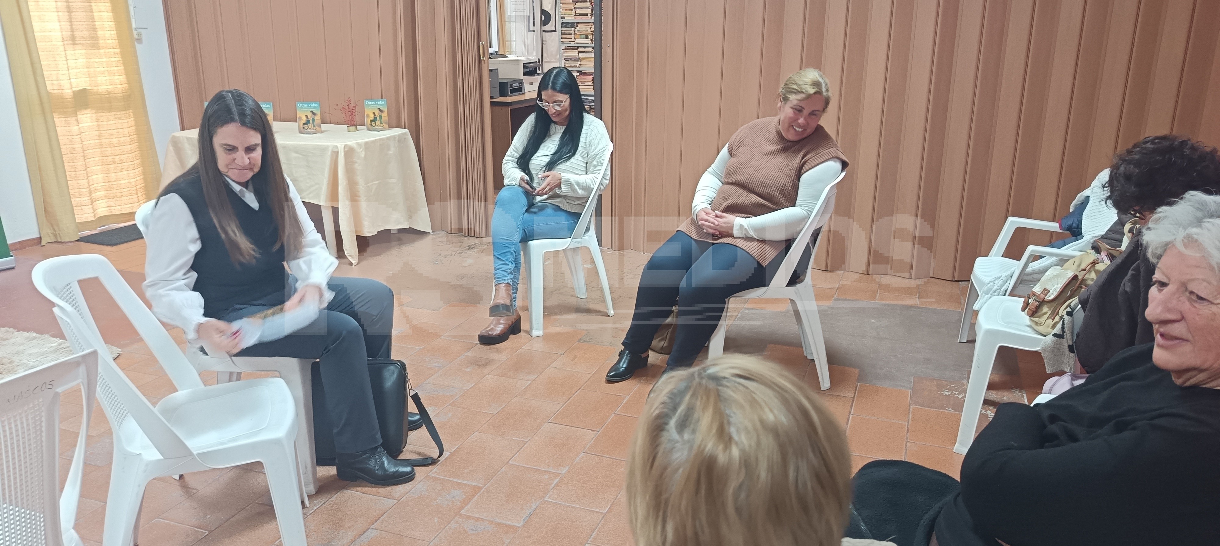 Presentaron "Otras Vidas", el libro de Alejandra Ortega sobre una madre y su hija con parálisis cerebral — imagen 2