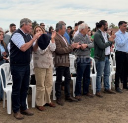 Besozzi en la entrega de 45 viviendas en Santa Catalina y destacó la sinergia con MEVIR — imagen 1