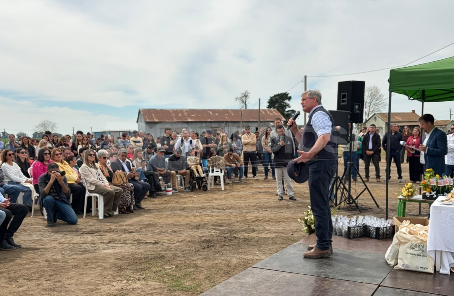 Besozzi en la entrega de 45 viviendas en Santa Catalina y destacó la sinergia con MEVIR — imagen 2