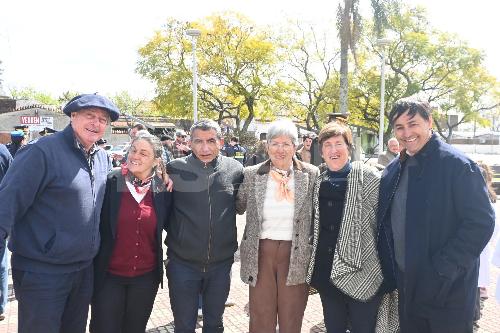 Alumnos de Cardona interpretaron el Himno Nacional en lengua de señas por Artigas — imagen 2