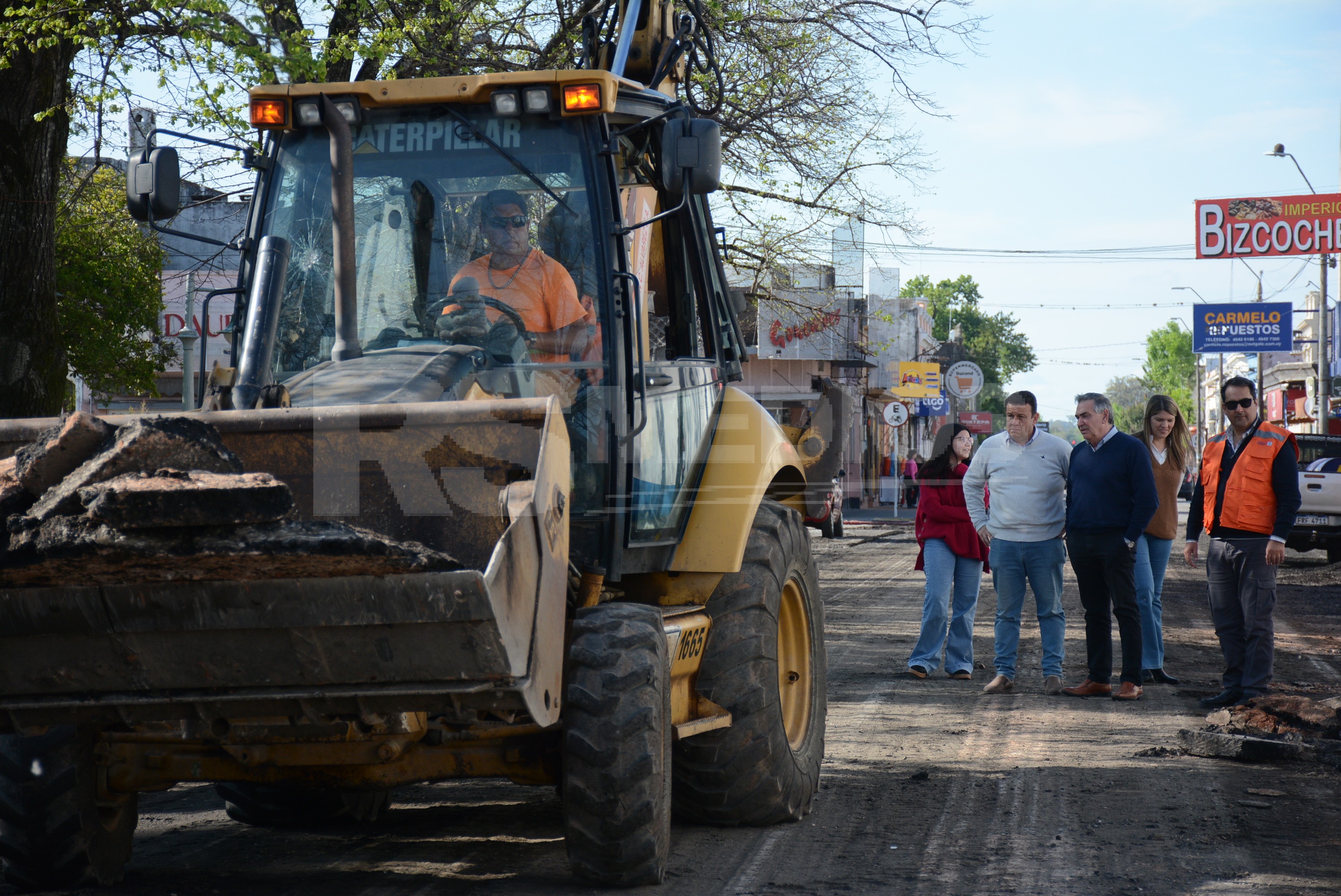 Rodríguez recorrió obras de asfalto y alumbrado en Carmelo