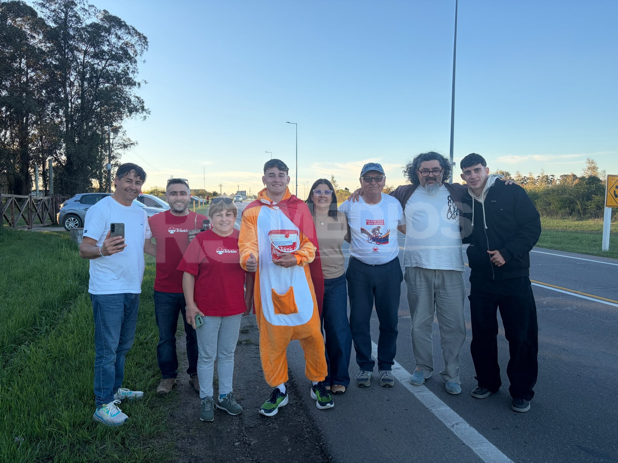Leo Cerviño recorre 310 kilómetros a pie a beneficio de Teletón y pasa por Cardona — imagen 3