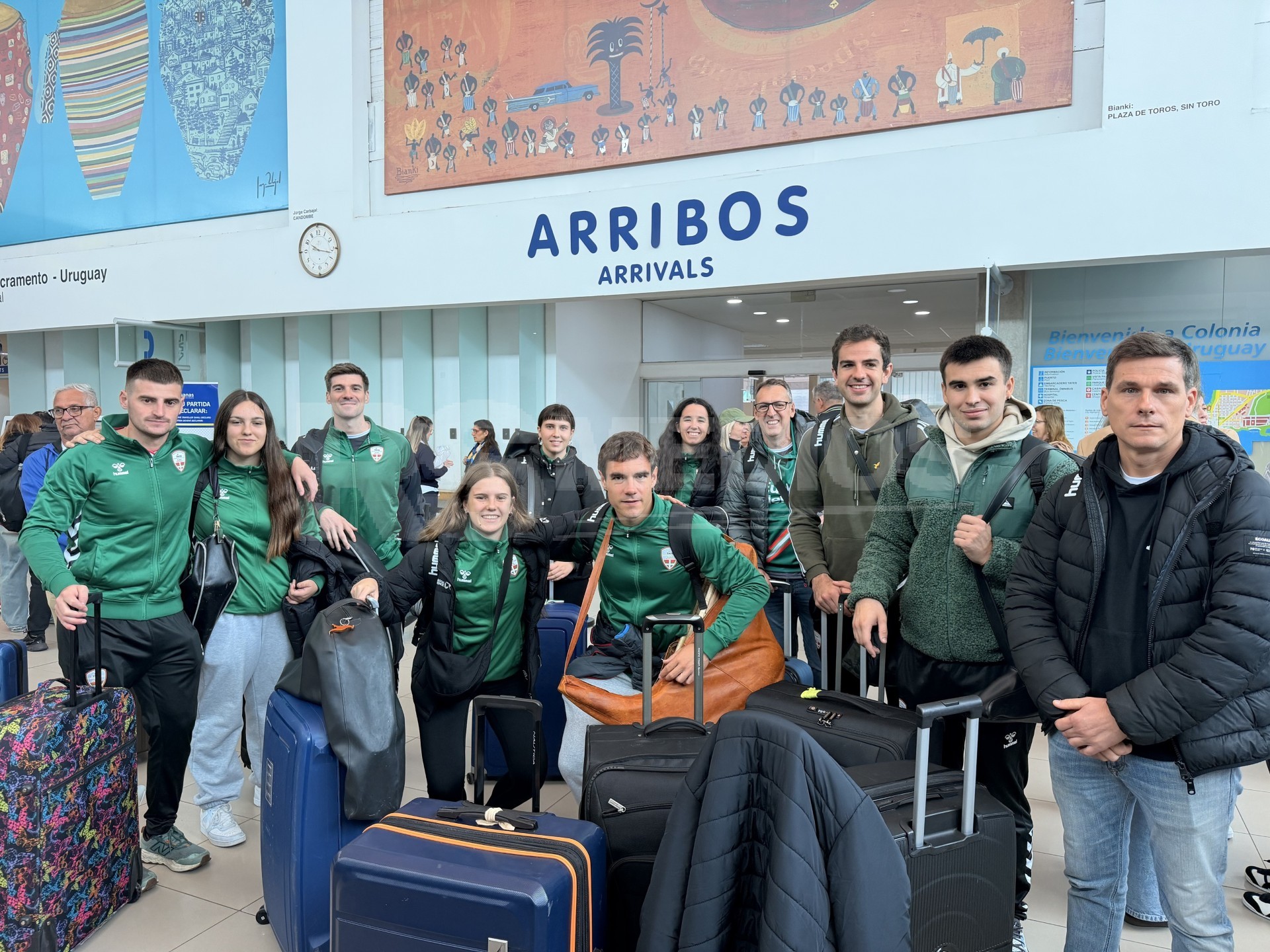 Las delegaciones de Euskadi y España arribaron este miércoles por la mañana al Puerto de Colonia.